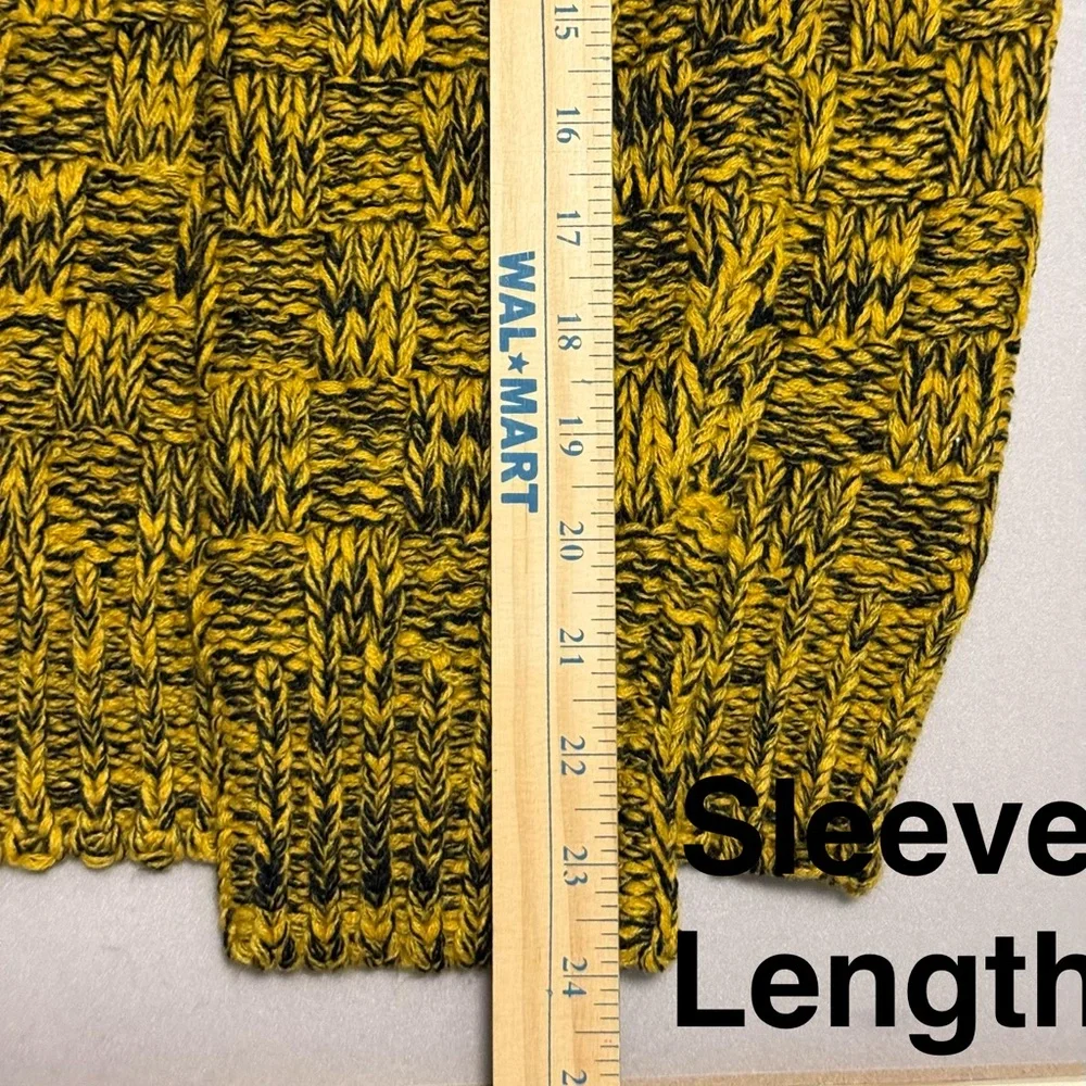 NWT Miracle Golden Knit Turtleneck Sweater